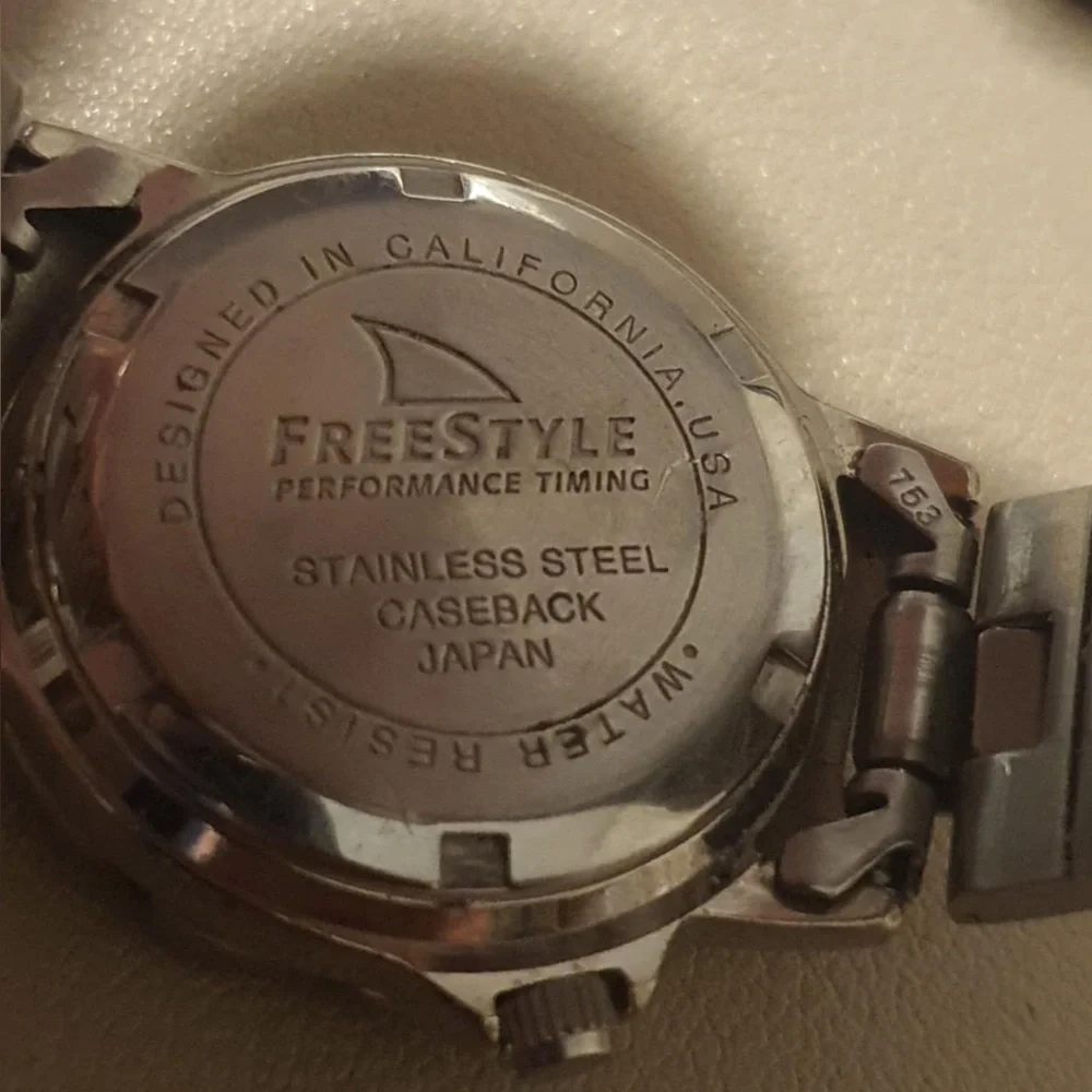 Vtg Freestyle Silver/Pink Women's Diver Watch - Picture 7 of 7